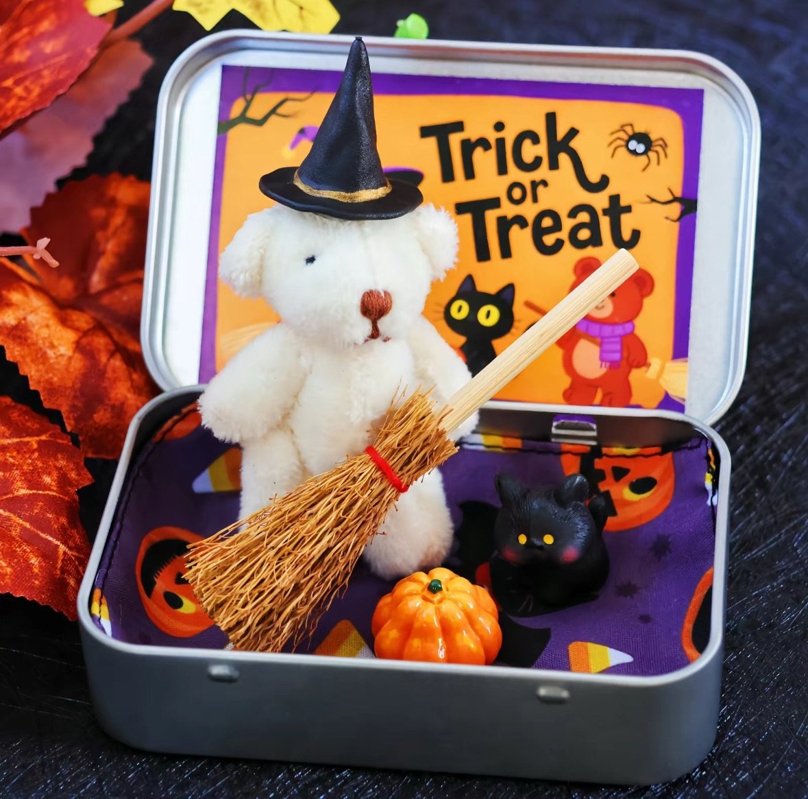 🎁Sista dagen 49% RABATT🎃🧸Handgjord söt häxnalle i ask