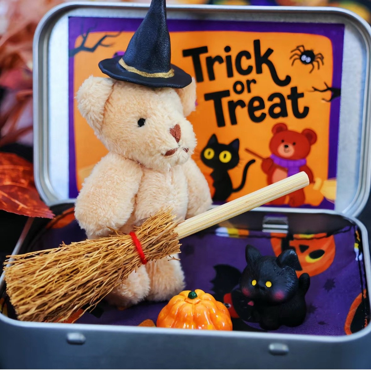 🎁Sista dagen 49% RABATT🎃🧸Handgjord söt häxnalle i ask