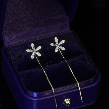 🎄Örhängen med glänsande diamanter och blommor🌸