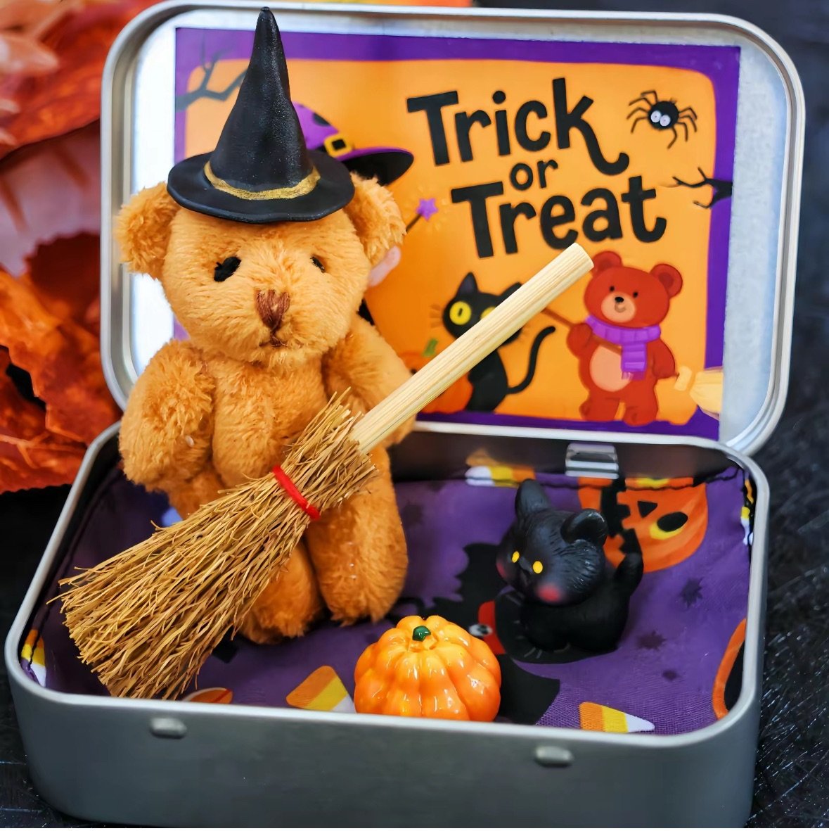 🎁Sista dagen 49% RABATT🎃🧸Handgjord söt häxnalle i ask