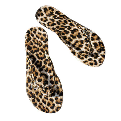 📢📢40% RABATT !! ⏰Leopardmönstrade flip-flops med hjärtcharm